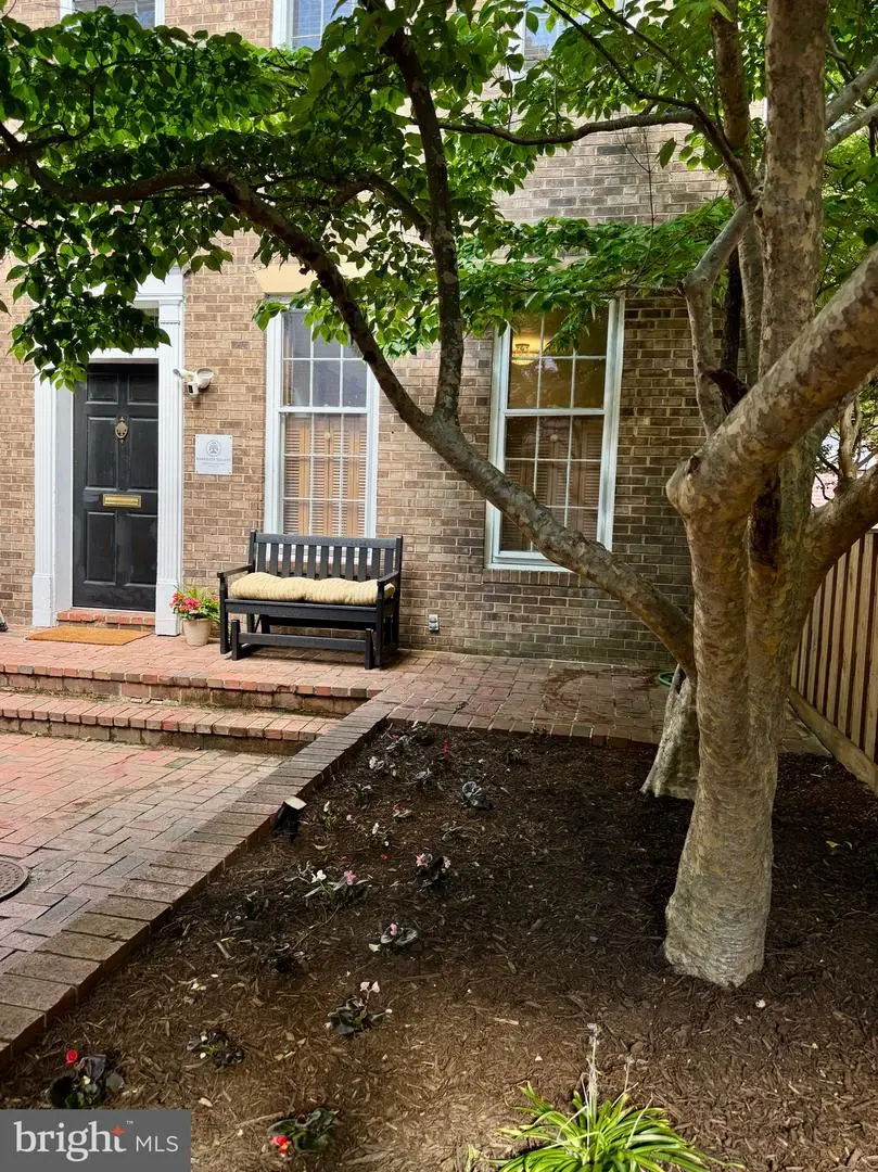 110-a S Columbus St, Alexandria, VA 22314 - #2