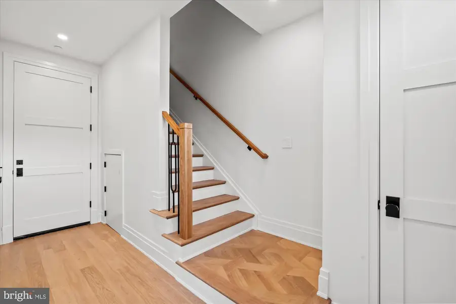 107 N West St, Alexandria, VA 22314 - #2