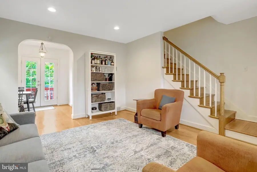 516 E Luray Ave E, Alexandria, VA 22301 - #3