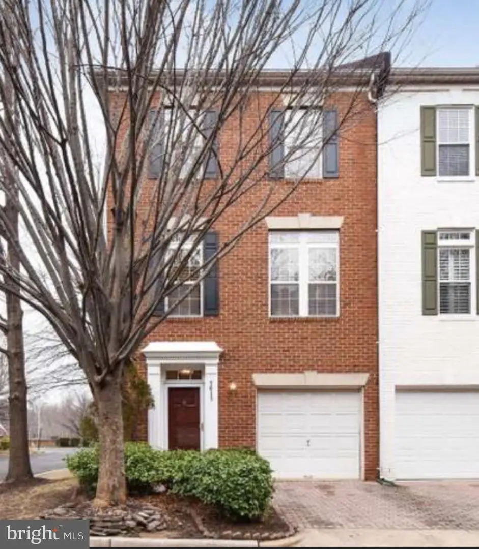 5013 Waple Ln, Alexandria, VA 22304 - #1
