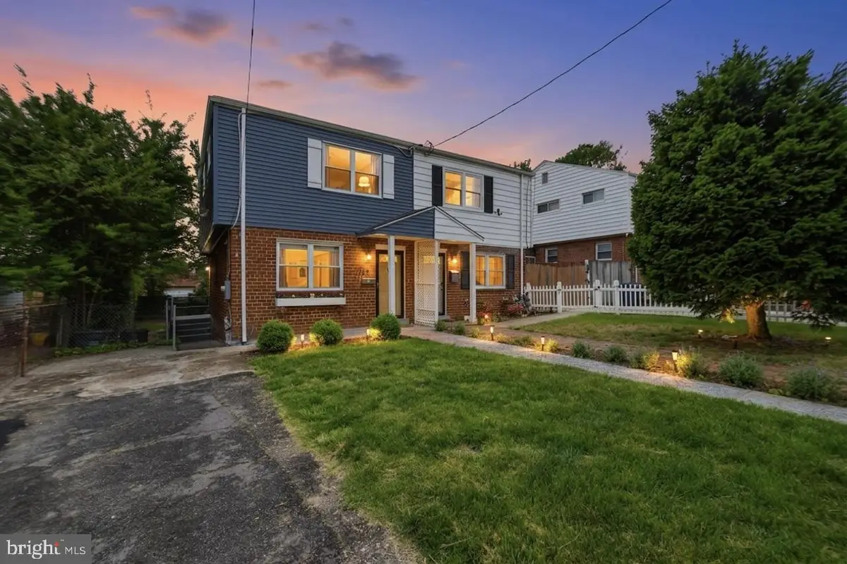 3916 Vermont Ave, Alexandria, VA 22304 - #1