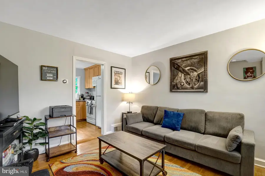 219 Buchanan St, Alexandria, VA 22314 - #3