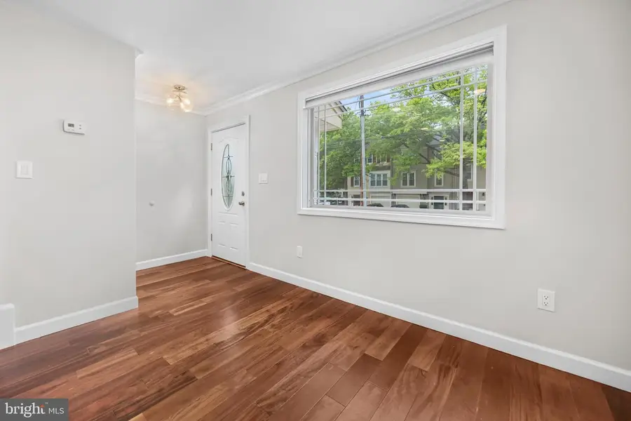 28 S Floyd St, Alexandria, VA 22304 - #3