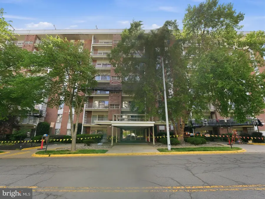 5250 Valley Forge Dr #109, Alexandria, VA 22304 - #2