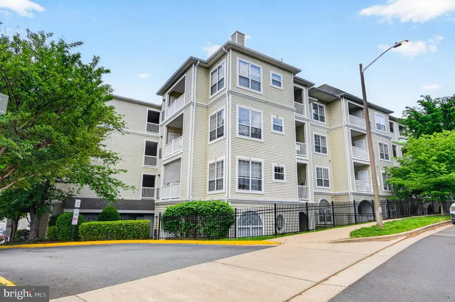 4560 Strutfield Ln #1103, Alexandria, VA 22311 - #3