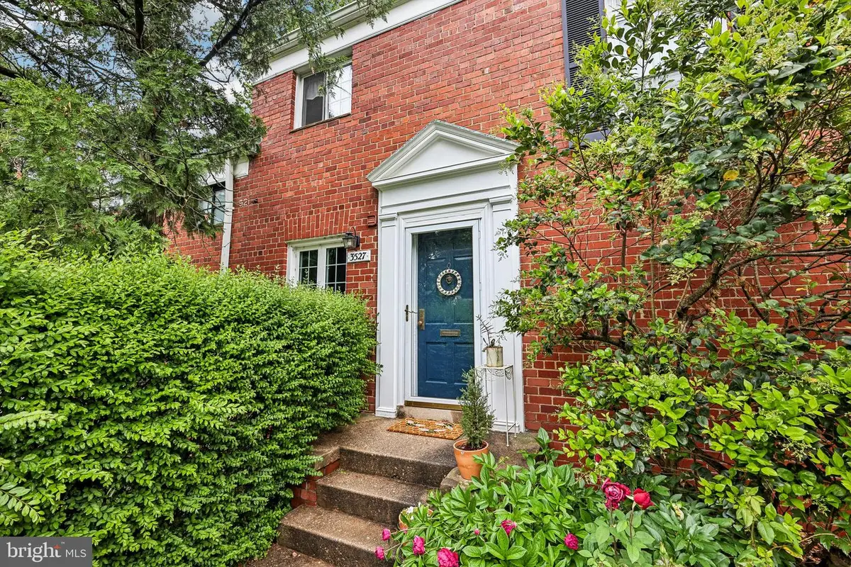 3527 Martha Custis Dr, Alexandria, VA 22302 - #1