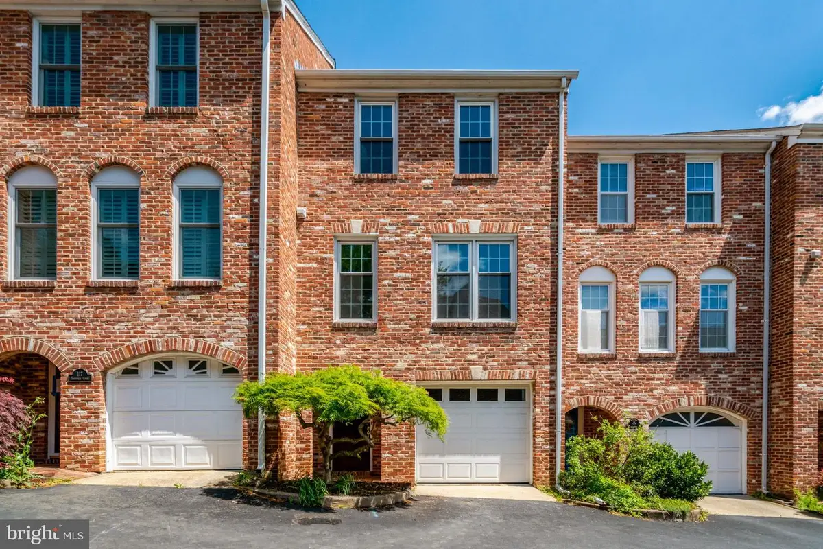 115 Shooters Ct, Alexandria, VA 22314 - #1