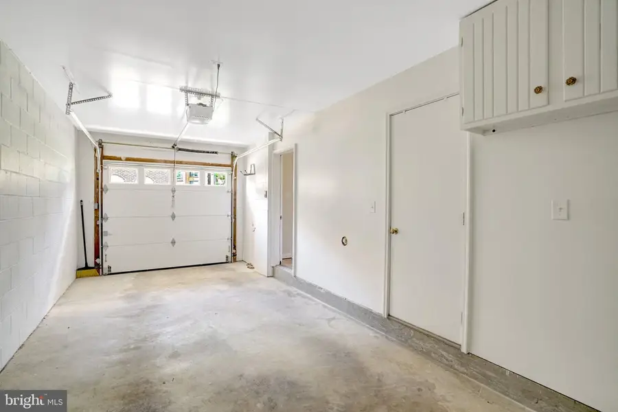 115 Shooters Ct, Alexandria, VA 22314 - #2