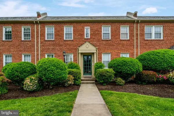 5 Russell Rd #a, ALEXANDRIA, VA 22301