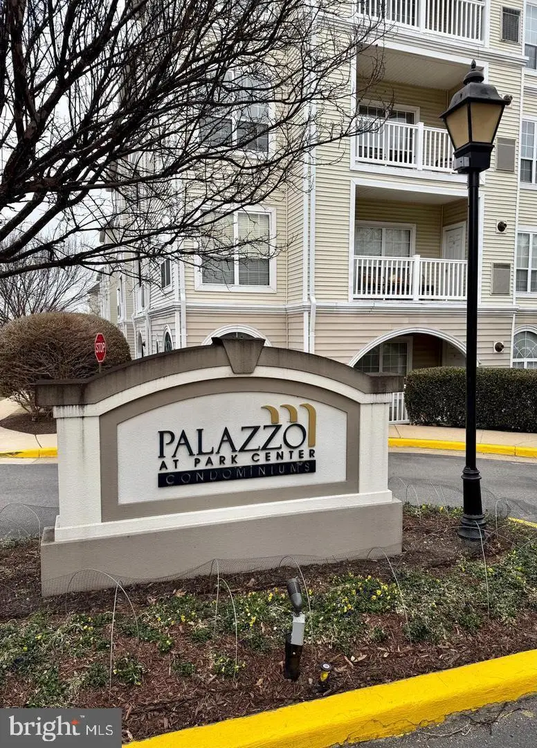 4560 Strutfield Ln #1110, Alexandria, VA 22311 - #1