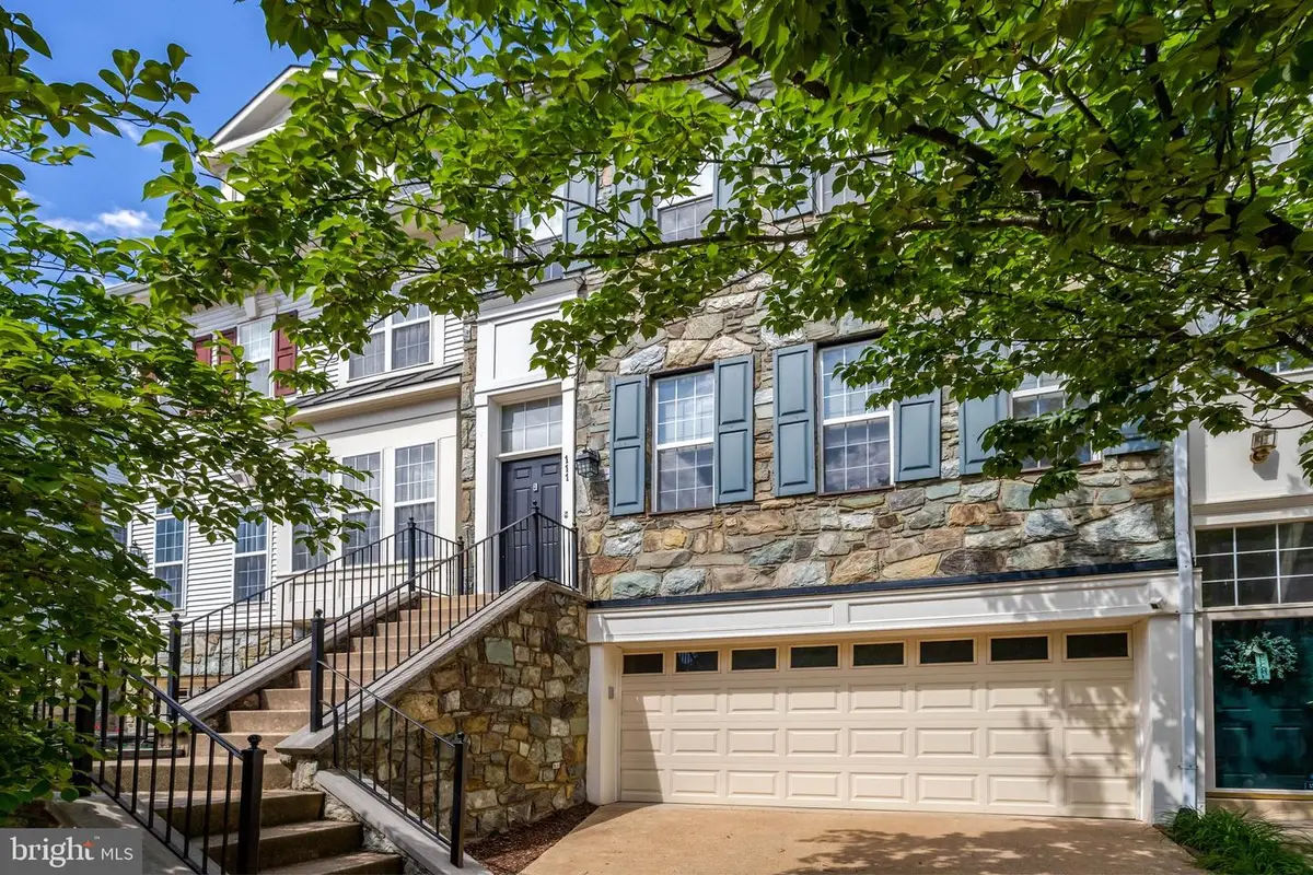 111 Lake Cook Dr, Alexandria, VA 22304 - #1