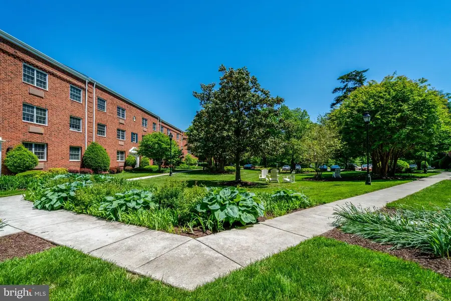 1708 W Abingdon Dr #301, Alexandria, VA 22314 - #3
