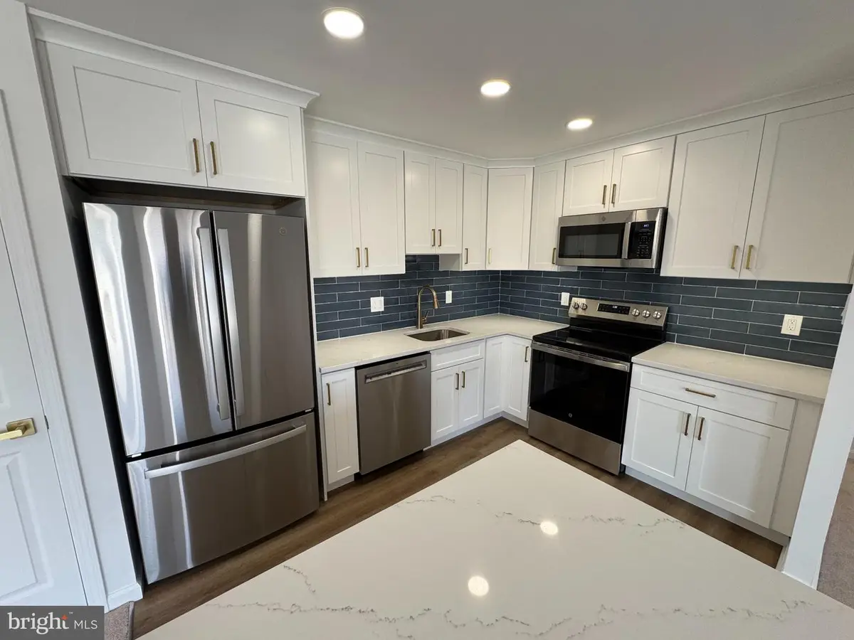 6153 Edsall Rd #i, Alexandria, VA 22304 - #1