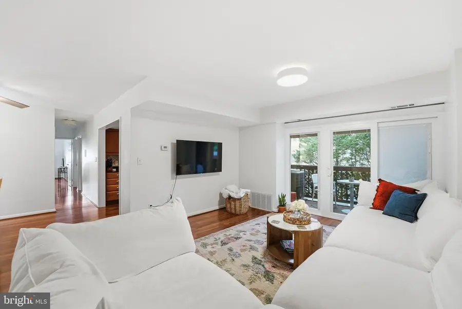 49 Skyhill Rd #204, Alexandria, VA 22314 - #3