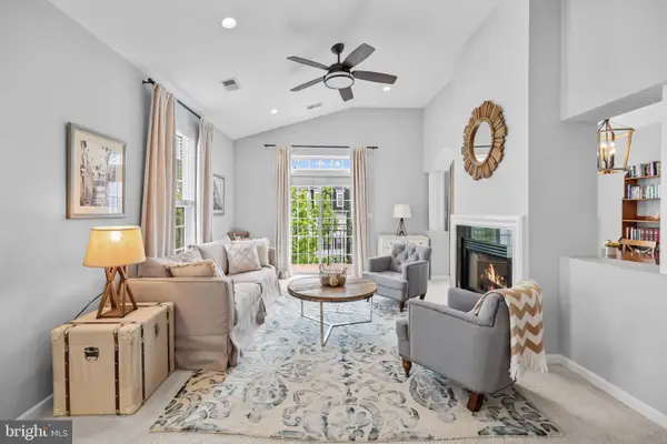 5090 Donovan Dr #102, ALEXANDRIA, VA 22304
