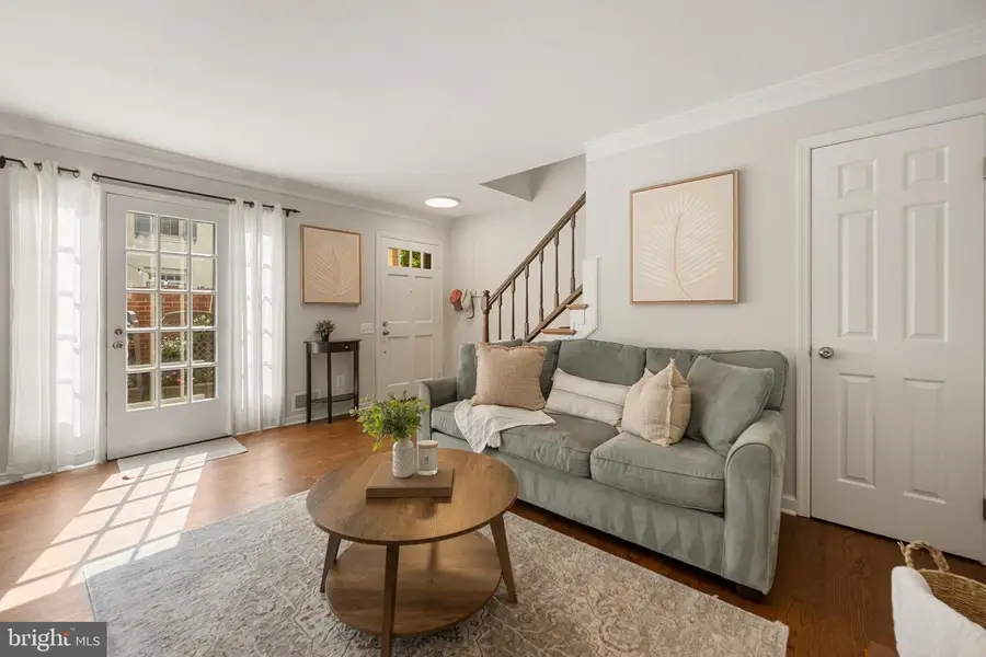 812 Bashford Ln, Alexandria, VA 22314 - #2