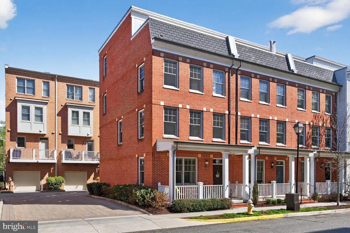 917 Parker Gray School Way, Alexandria, VA 22314 - #1