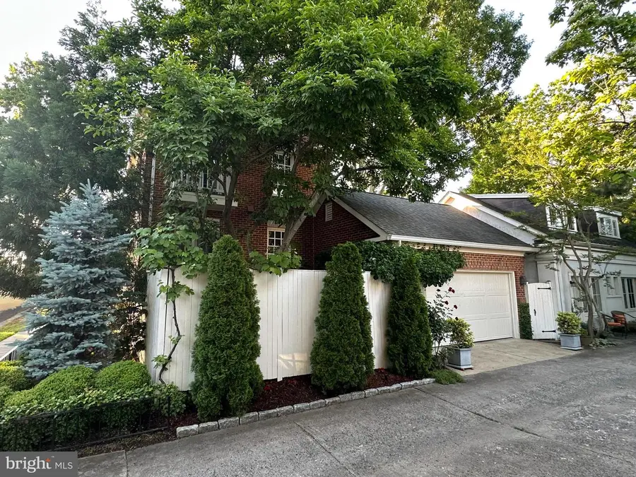 808 Oronoco St, Alexandria, VA 22314 - #2