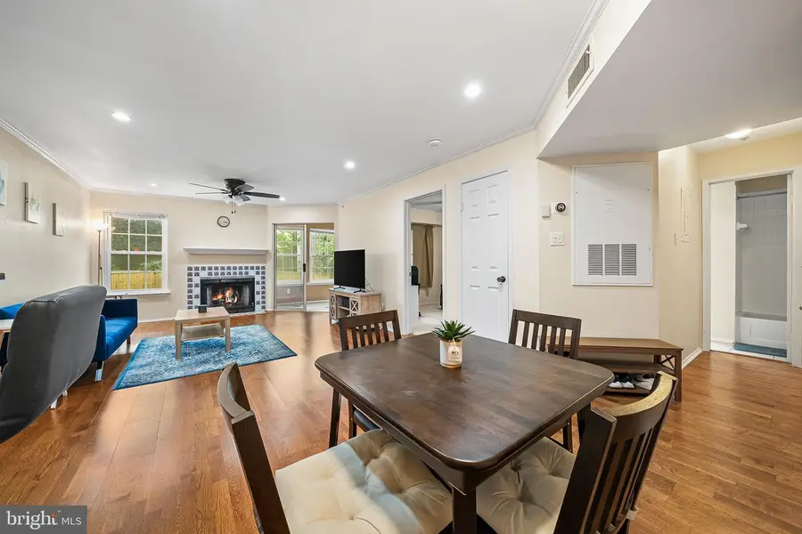 3309 Wyndham Cir #2171, Alexandria, VA 22302 - #3