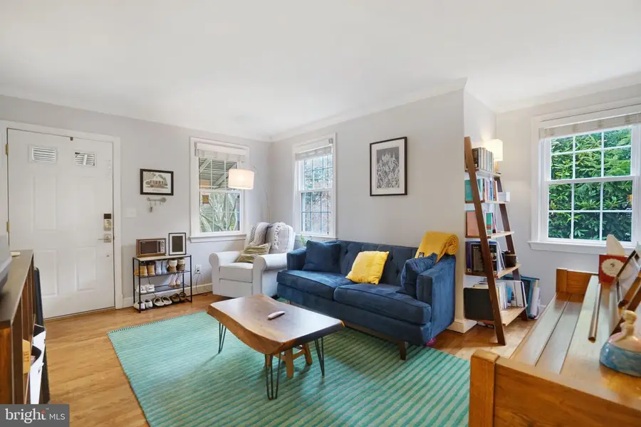 1901 Scroggins Rd, Alexandria, VA 22302 - #3