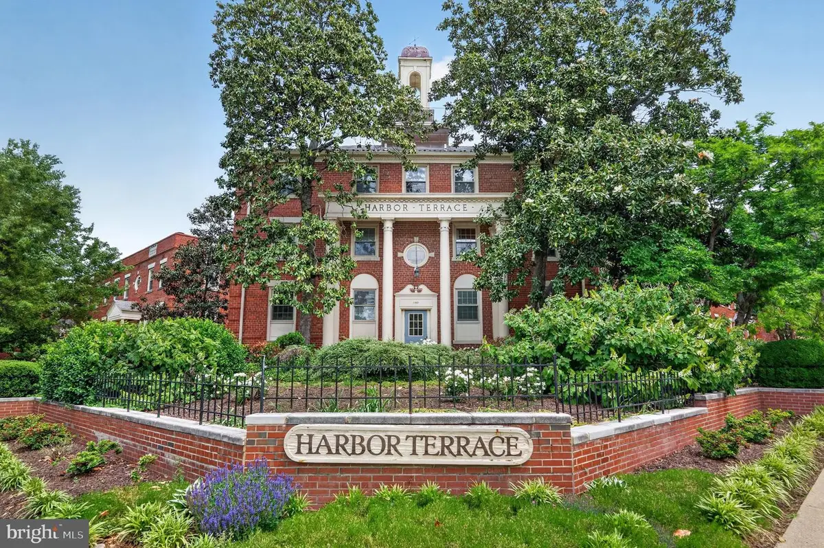 1301 E Abingdon Dr #1, Alexandria, VA 22314 - #1