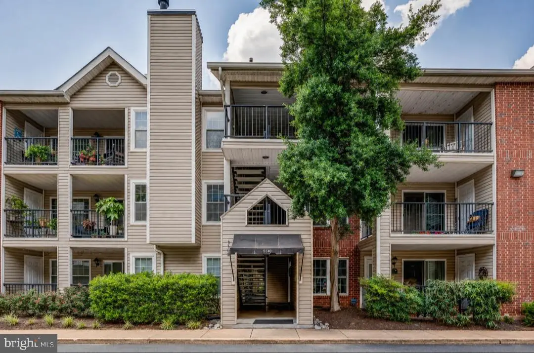 3308 Wyndham Circle #124, Alexandria, VA 22302 - #1