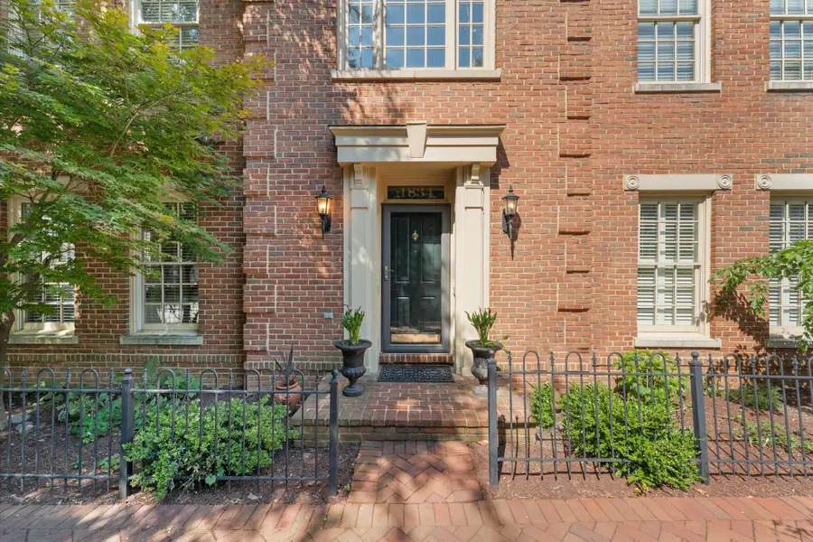 1834 Potomac Greens Dr, Alexandria, VA 22314 - #2