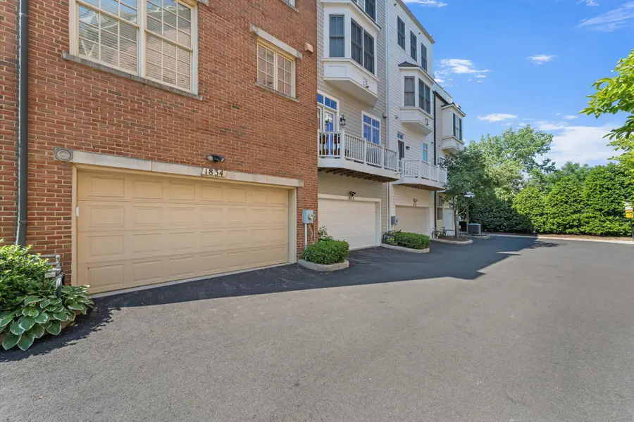 1834 Potomac Greens Dr, Alexandria, VA 22314 - #3