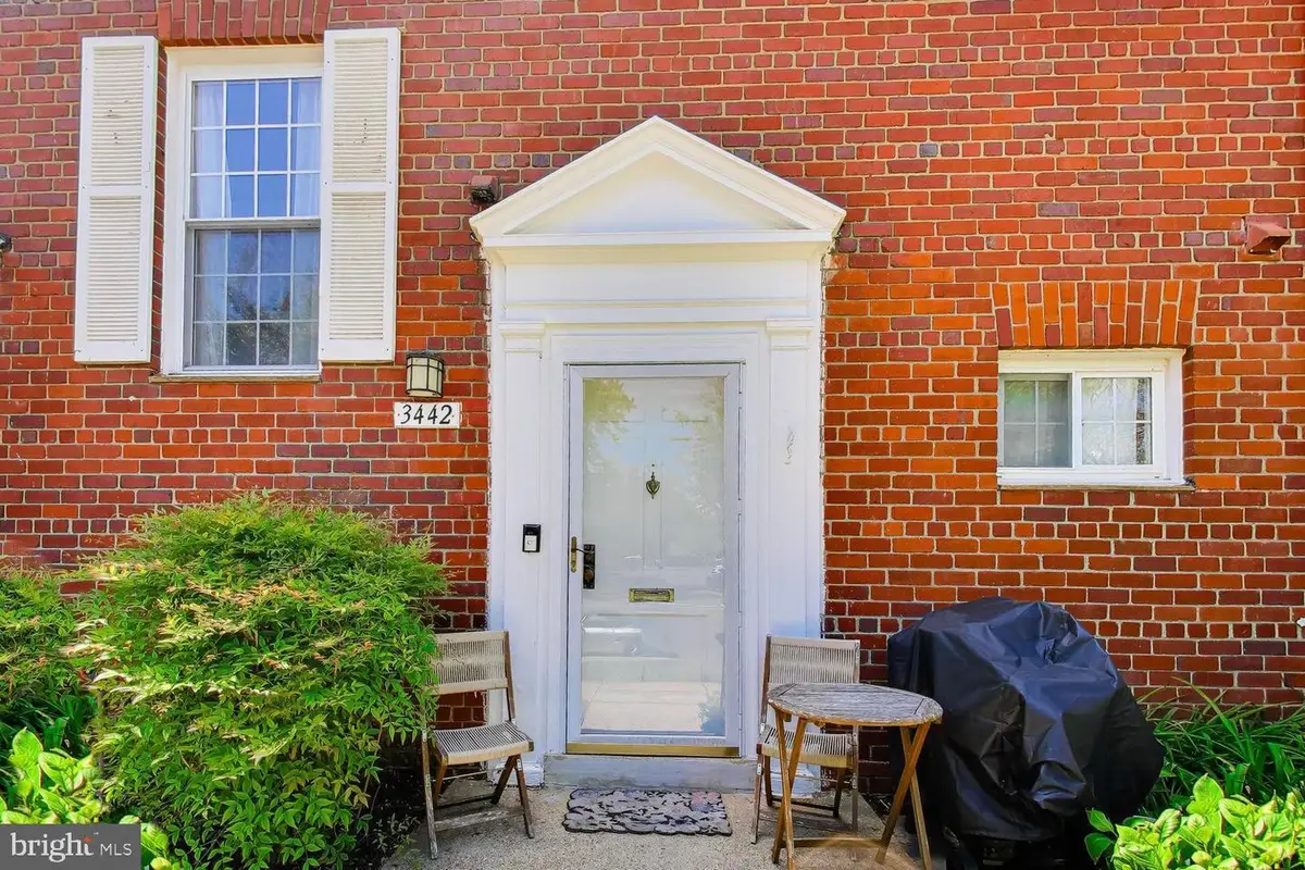 3442 Martha Custis Dr, Alexandria, VA 22302 - #1