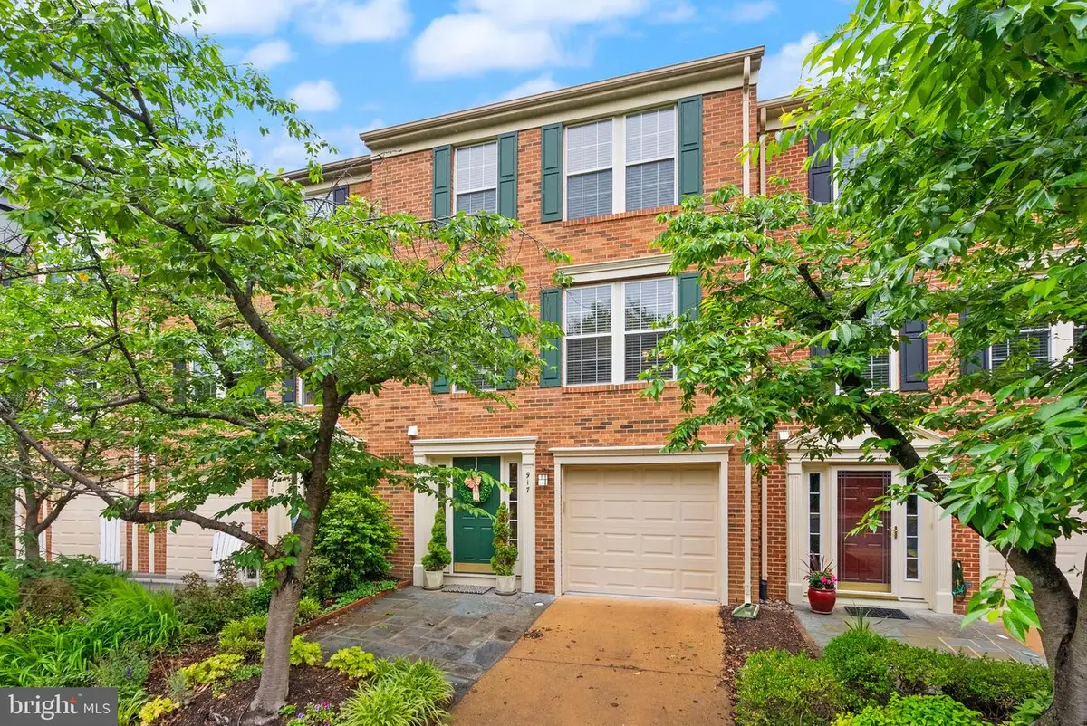 917 Rolfe Pl, Alexandria, VA 22314 - #1