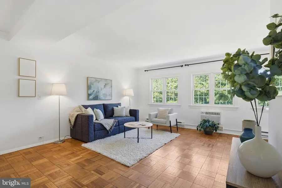 3243 Valley Dr, Alexandria, VA 22302 - #3