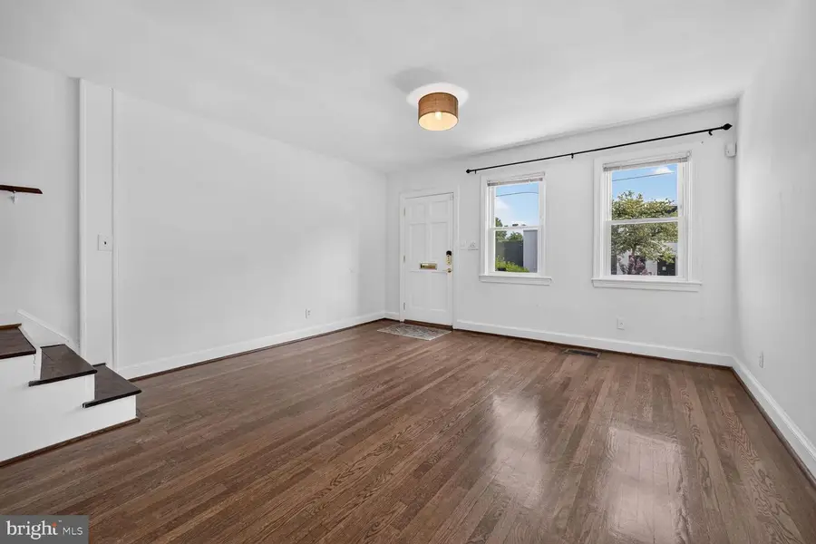 1204 Oronoco St, Alexandria, VA 22314 - #3