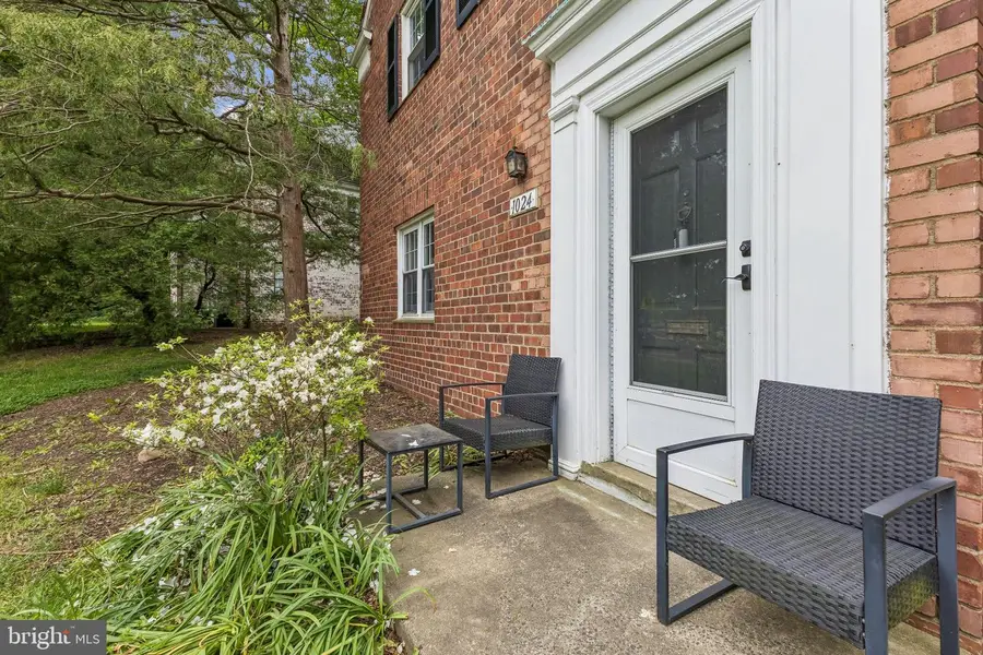 1024 Valley Dr, Alexandria, VA 22302 - #3