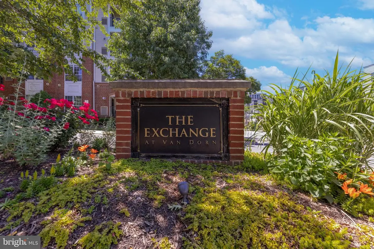 4852 Eisenhower Ave #338, Alexandria, VA 22304 - #1