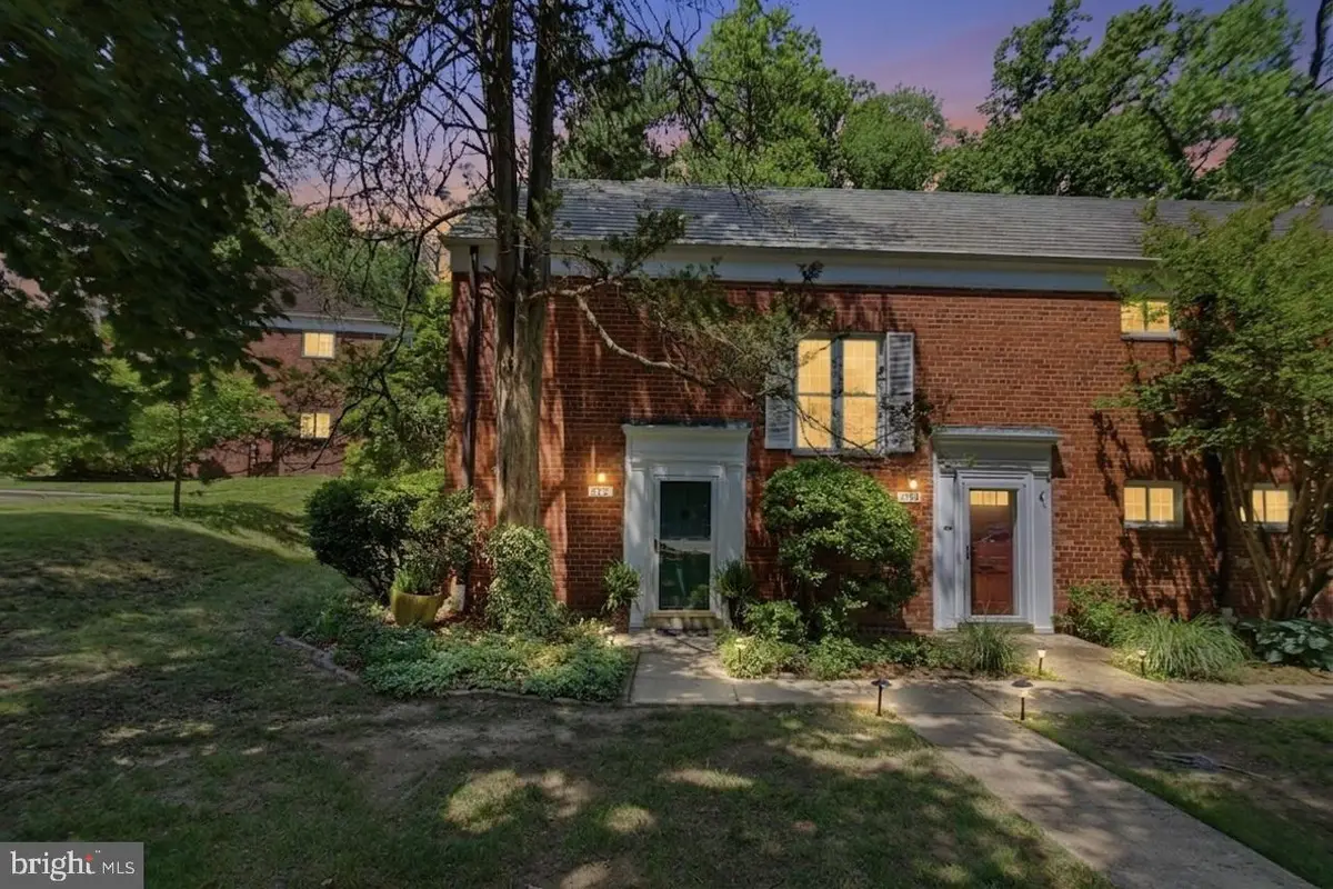 3712 Valley Dr, Alexandria, VA 22302 - #1