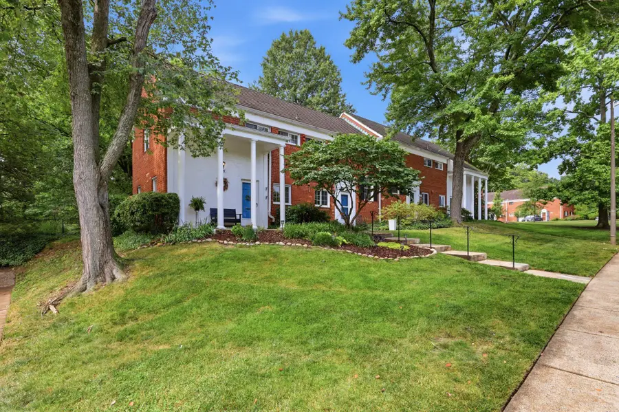 3128 Martha Custis Dr, Alexandria, VA 22302 - #2
