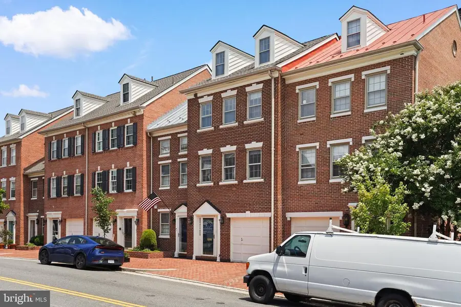 686 S Columbus St, Alexandria, VA 22314 - #2
