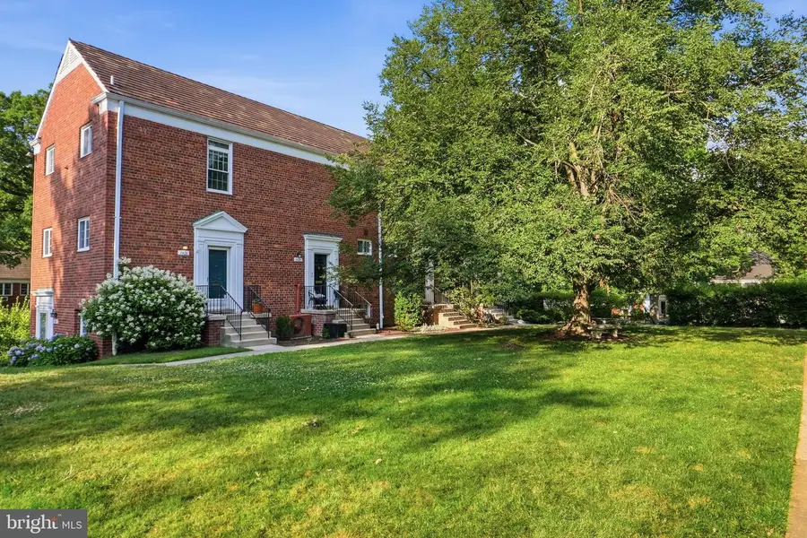 3430 Martha Custis Dr, Alexandria, VA 22302 - #2