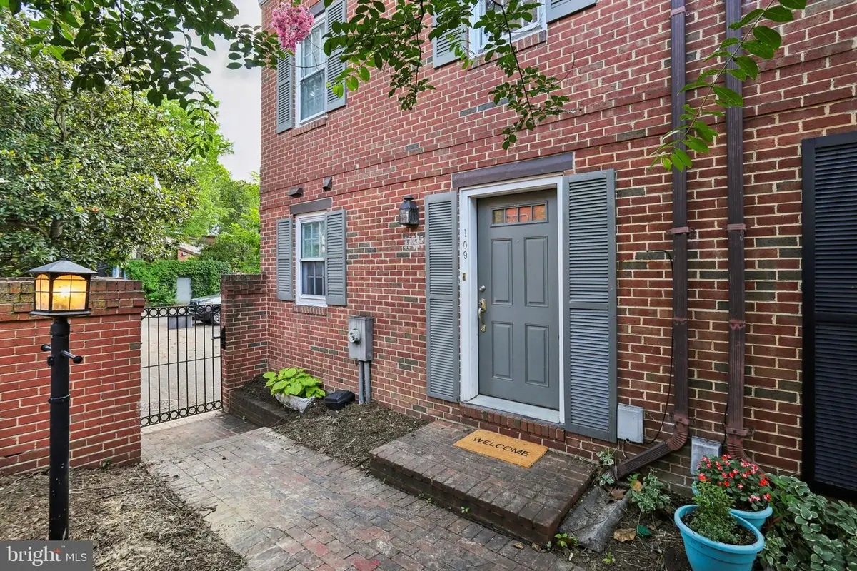 109 King Henry Ct, Alexandria, VA 22314 - #1