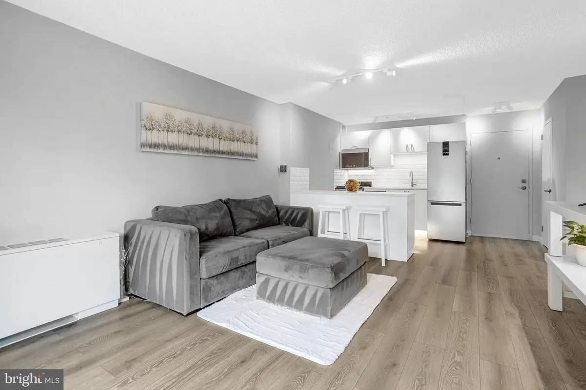 2500 N Van Dorn St #320, Alexandria, VA 22302 - #1