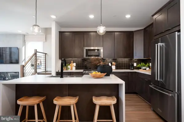 131 Warburton St, ALEXANDRIA, VA 22304