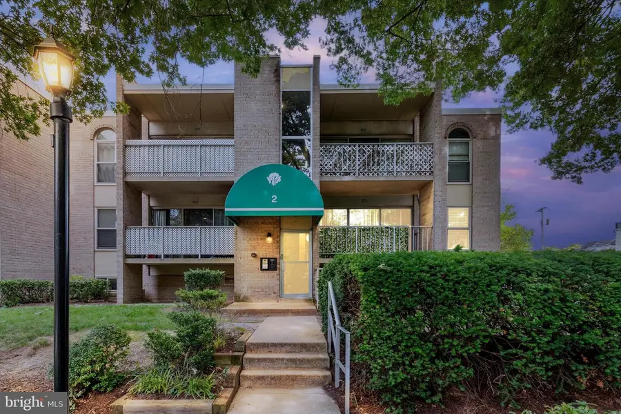 2 Canterbury Sq #202, Alexandria, VA 22304 - #2