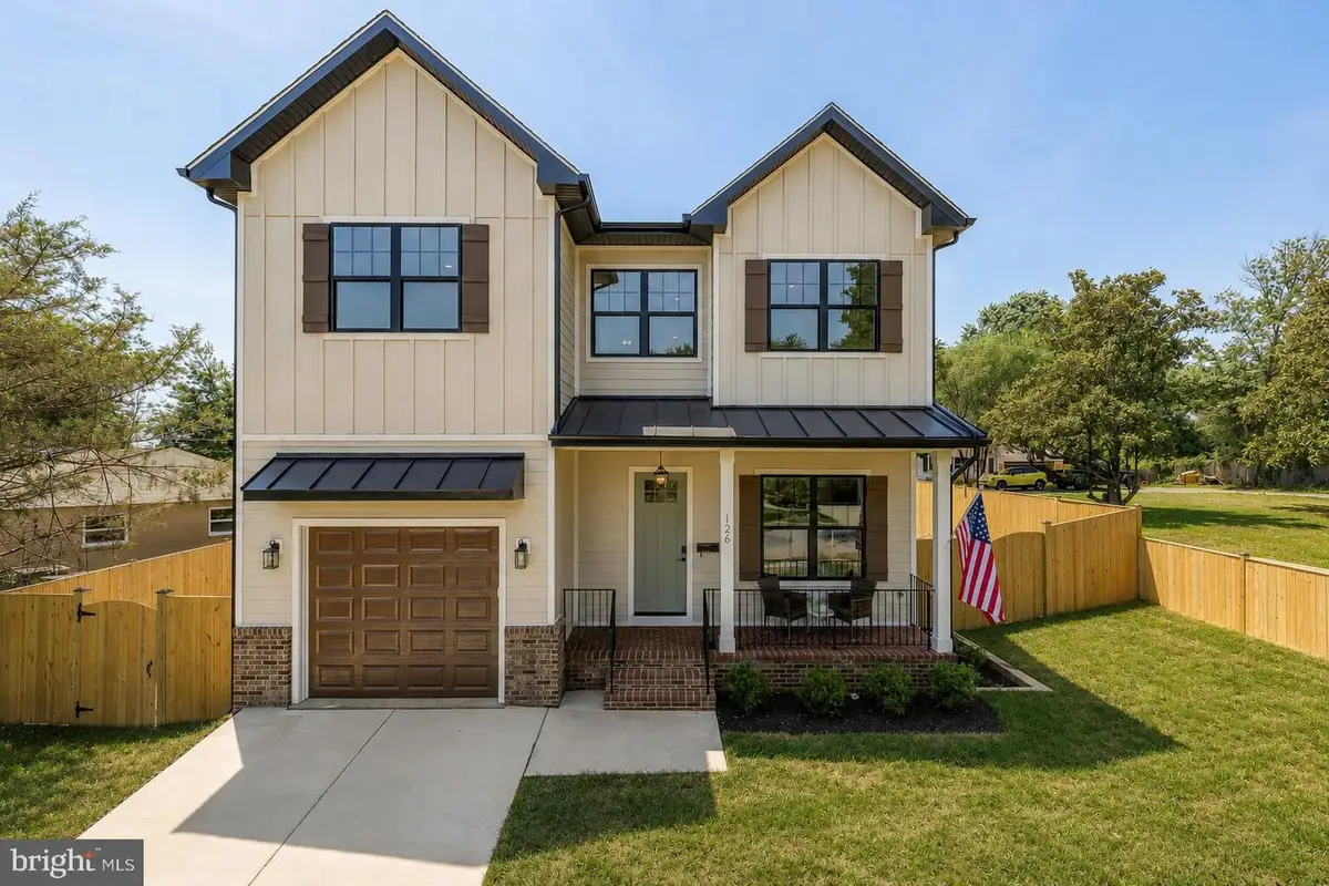126 Longview Dr, Alexandria, VA 22314 - #1