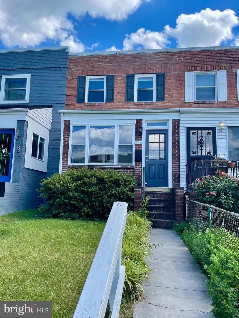 241 Lynhaven Dr, Alexandria, VA 22305 - #2