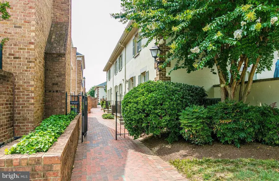 982 N Royal St, Alexandria, VA 22314 - #2