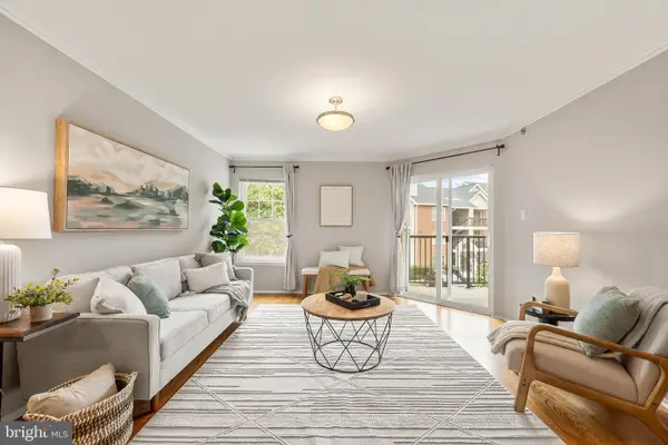 3311 Wyndham Cir #2202, ALEXANDRIA, VA 22302
