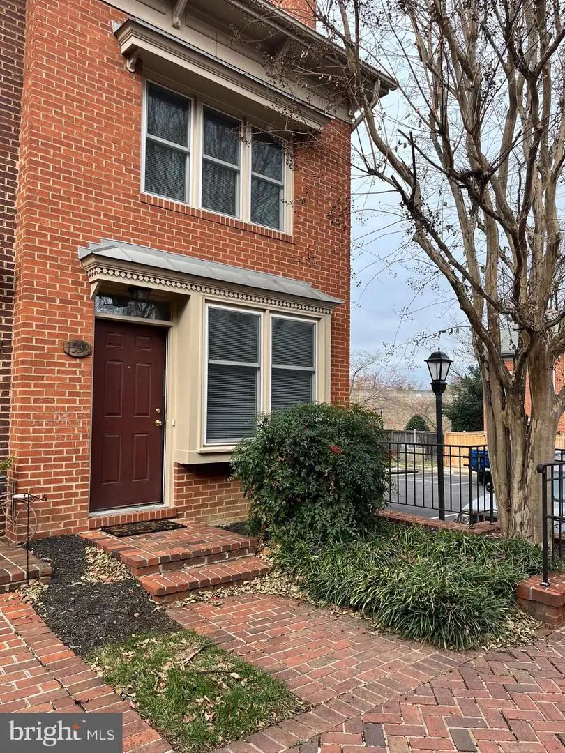 1533 Oronoco St, Alexandria, VA 22314 - #1