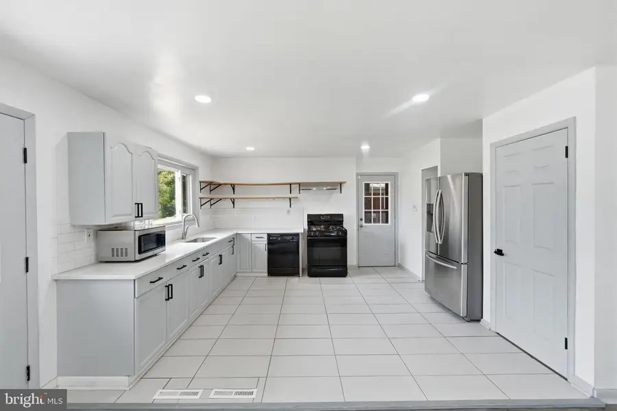 235 S Jenkins St, Alexandria, VA 22304 - #3