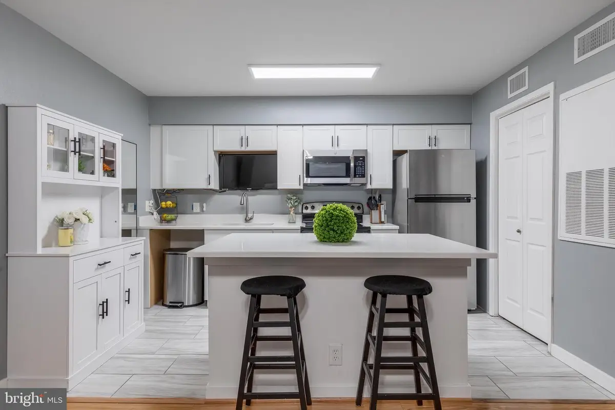 3312 Wyndham Cir #306, Alexandria, VA 22302 - #1