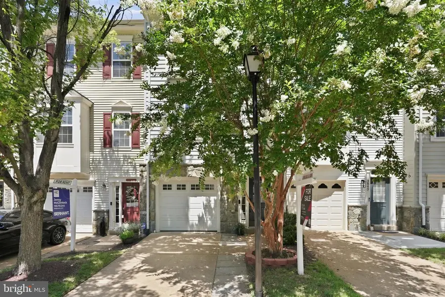 3845 Watkins Mill Dr, Alexandria, VA 22304 - #2